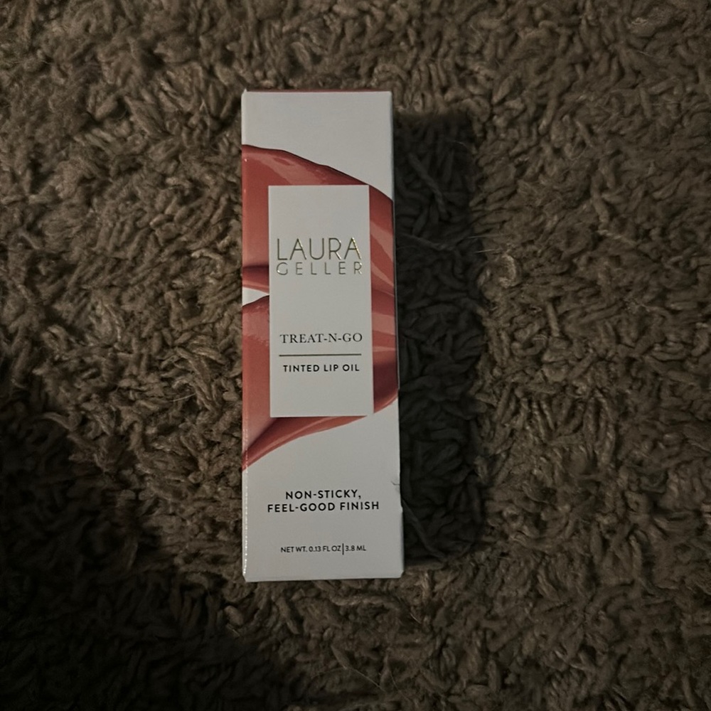 Laura Geller Treat-n-Go Tinted Lip Oil in Crunch Time -Pale Neutral Peach